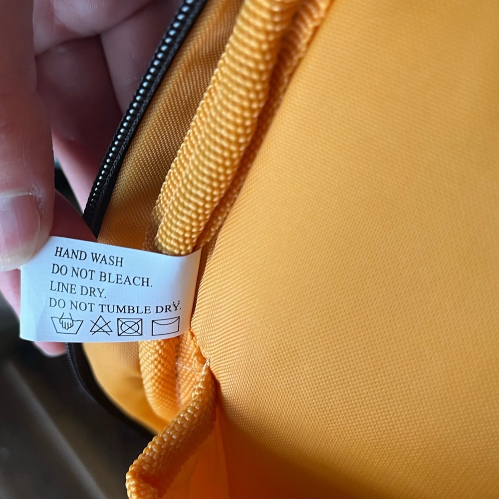 Baggallini NWT Daytripper Rolling Tote Carry-On Red Lightweight Nylon Suitcase - Picture 8 of 16
